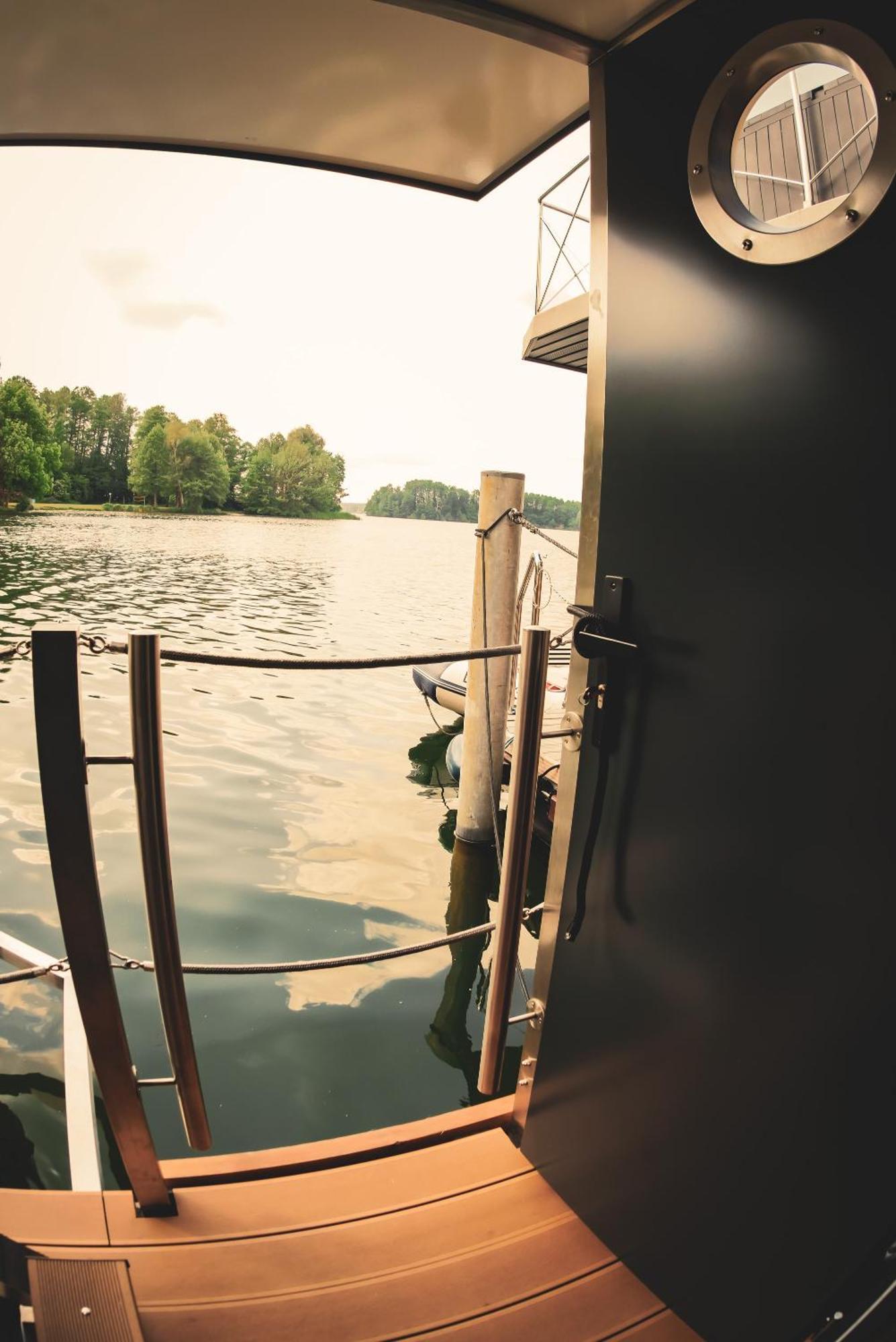 Traumzeitboot2 Auf Dem Scharmuetzelsee Bad Saarow Bagian luar foto